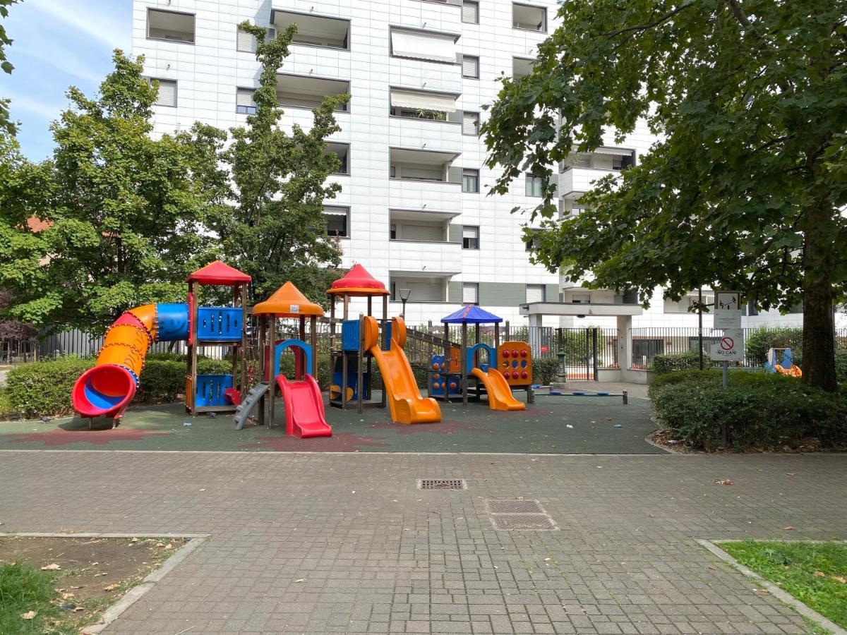 Appartamento Sulla Metro 3 Gialla Maciachini Milan Exterior photo